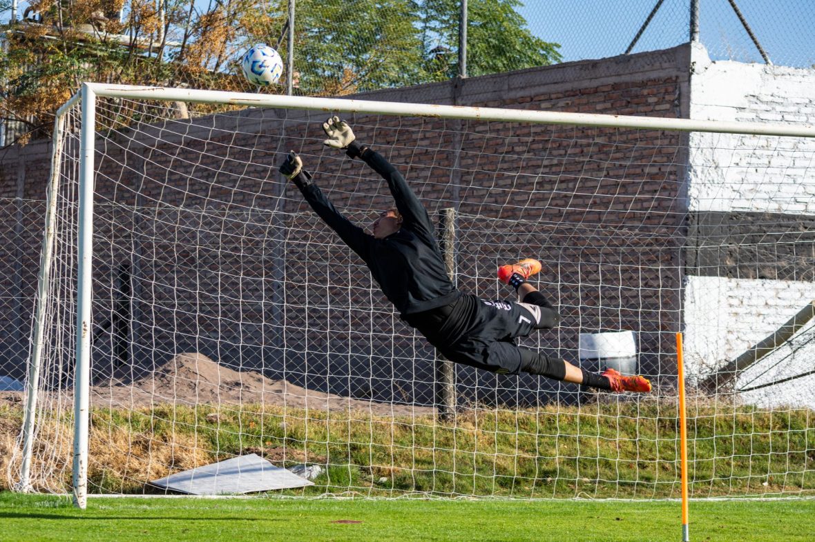How to Calculate Goalkeeper Save Percentage—and When It Distorts Performance