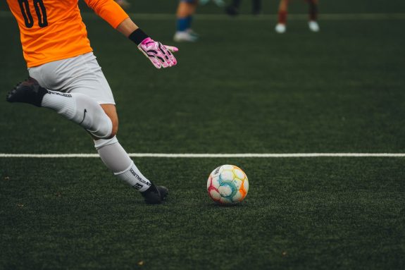 When Do Most Corners Happen During Football Matches?