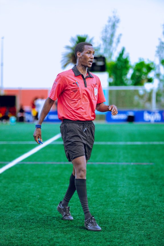 Do Referees Favor Home Teams? What the Data Shows
